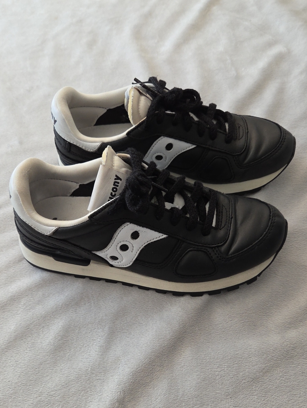 Saucony Shadow Black & White Leather Sneakers. Unisex Size 6.5 / EUR 39